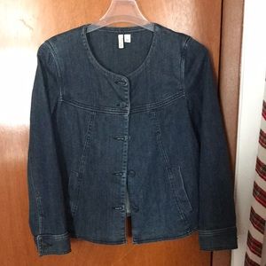 Denim Jacket, Women’s size large, stretch, pleated back, excellent condition